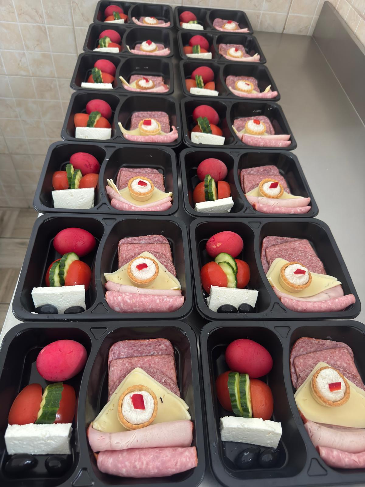 Catering pomeni Stoina - pachete complete preparate tradiționale